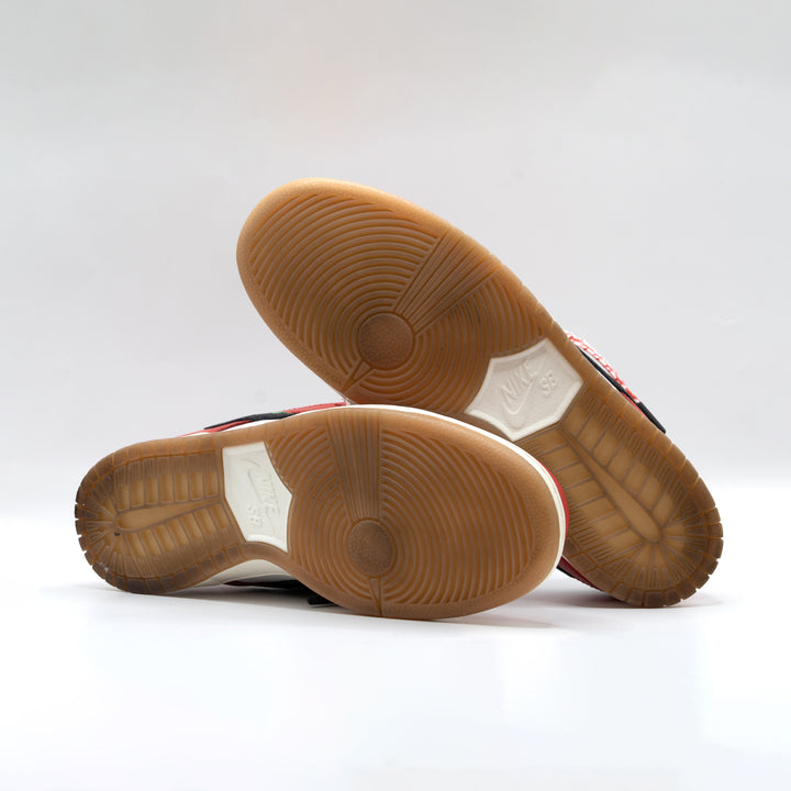 SB Dunk Low x FRAME 'Chile Red'